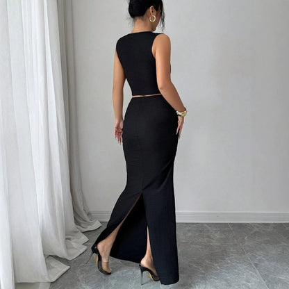 Sleeveless top, hip hugging long skirt set
